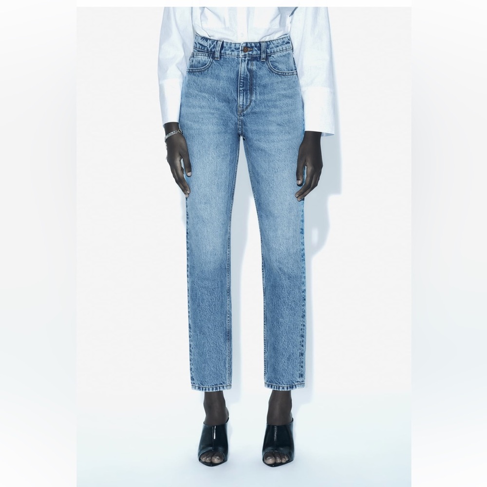 Zara Z1975 “Mom Fit Jeans with High Waist”